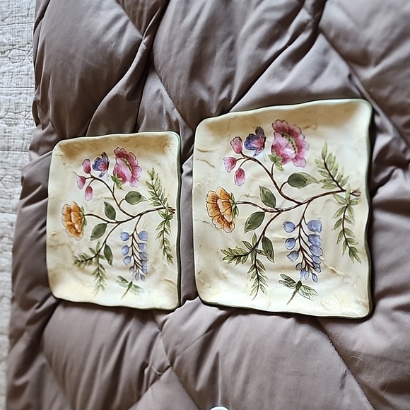 Bloom Display Plates - Picture 1 of 3